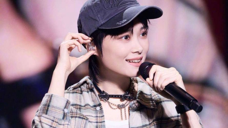 震惊！李宇春陈芋汐同台，体娱双王炸组合太绝了